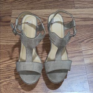 Women’s size 11 heels